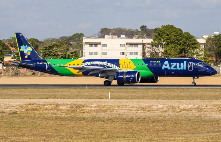 Embraer E195-E2 da Azul no Aeroporto de Teresina