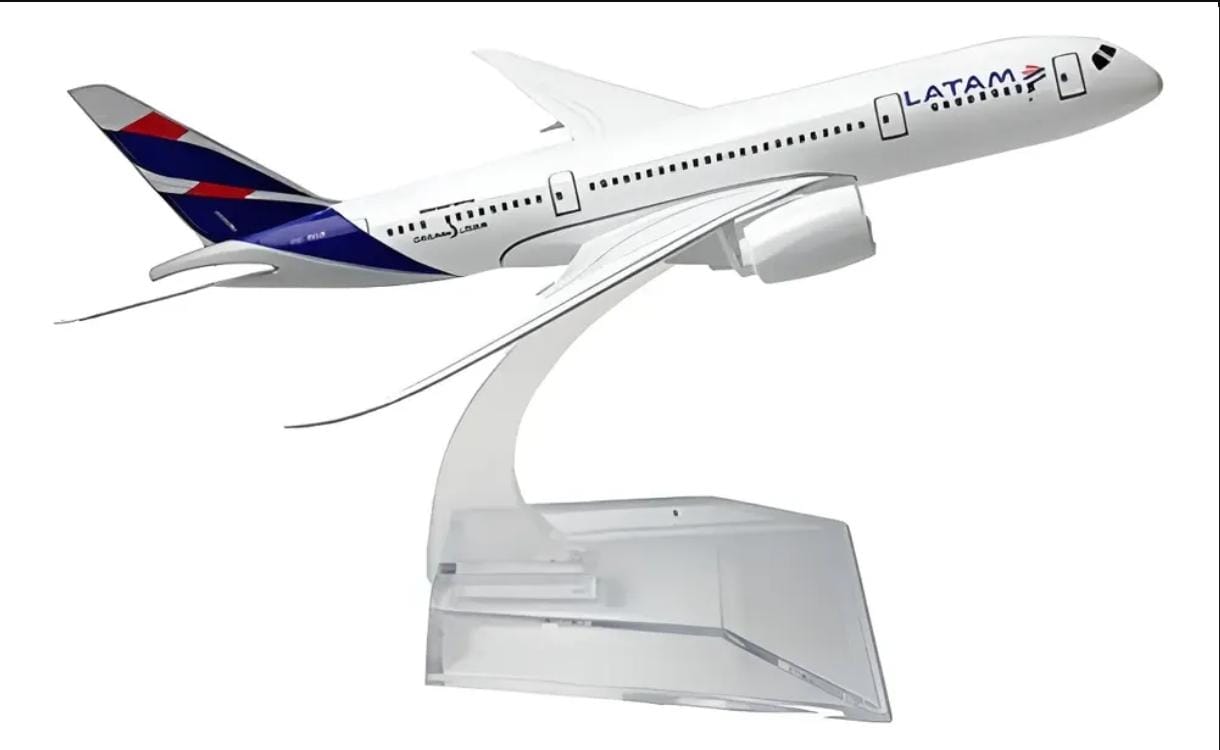 Boeing 787 LATAM — miniatura